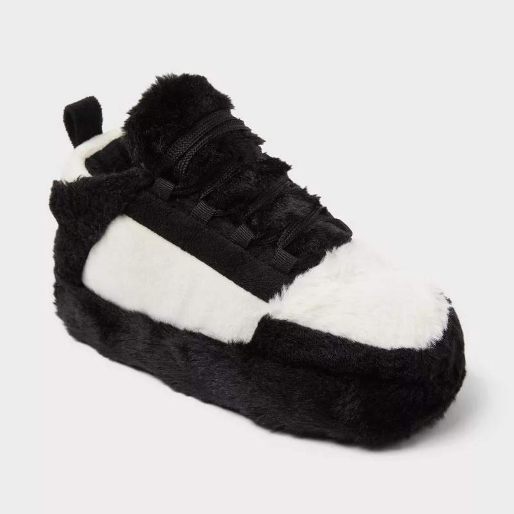 Kids' Journey Sneaker Slippers Cat & Jack Black 2/3 New With Tags